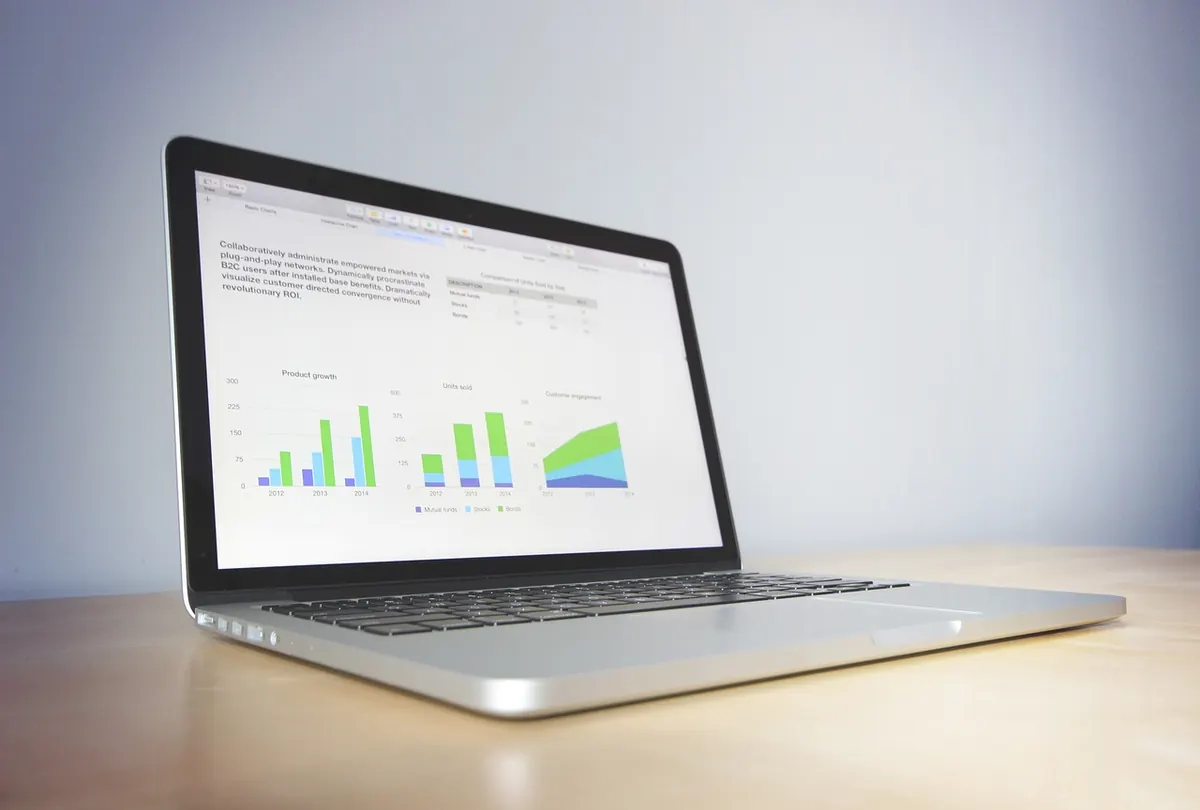 From Notebook to Dashboard: A Checklist for Sharing Reproducible ML Results